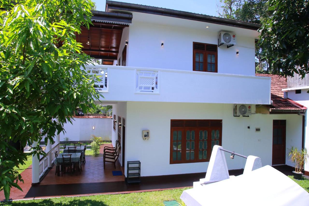 Aken Villa Hikkaduwa Buitenkant foto