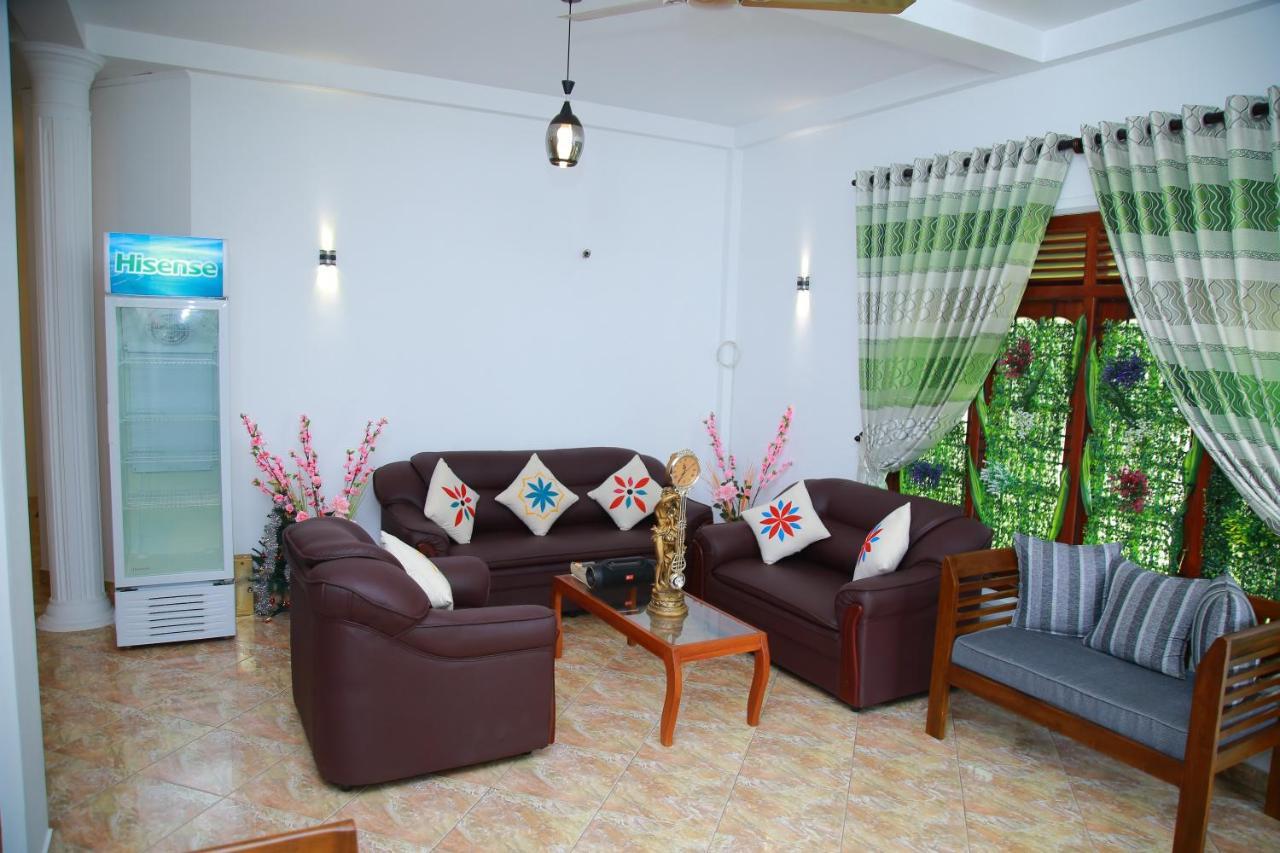 Aken Villa Hikkaduwa Buitenkant foto